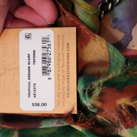 Patricia Nash Bundle: Purse, scarf, coinpurse - Picture 9 of 9